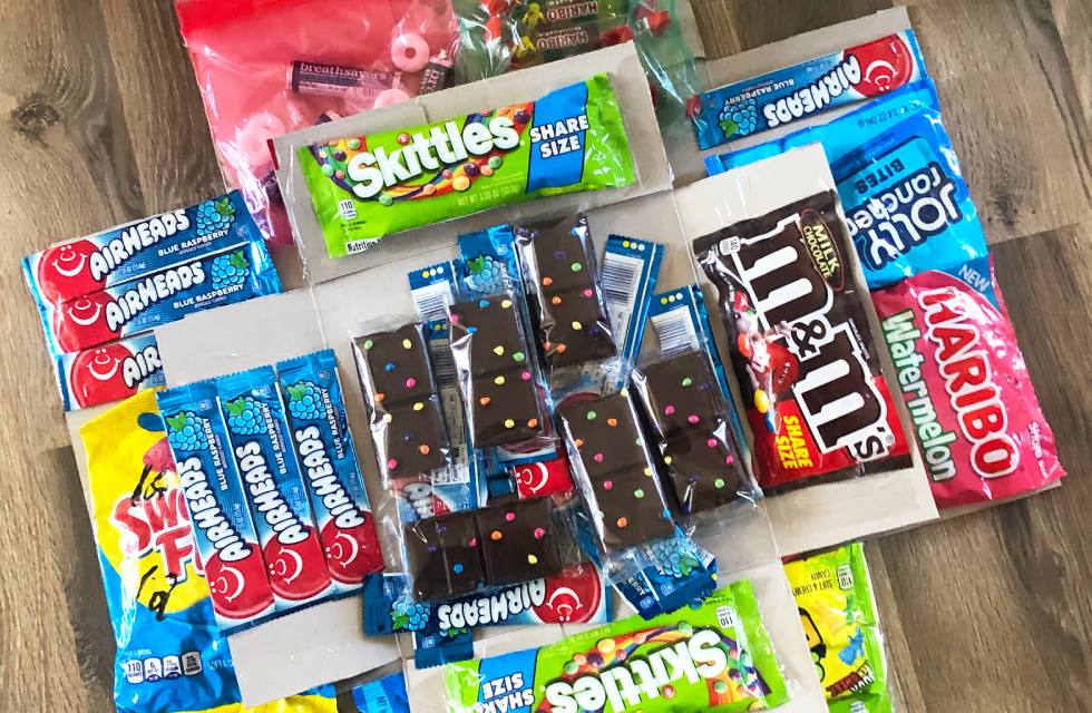 How to Create a DIY Candy Buffet